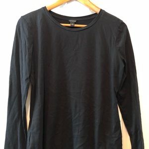 Black long sleeve tee